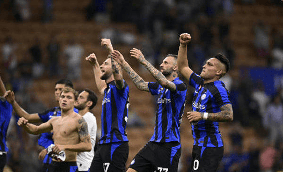 中超：上海申花主场2-0击败沧州雄狮（中超：上海申花主场2比0完胜沧州雄狮）