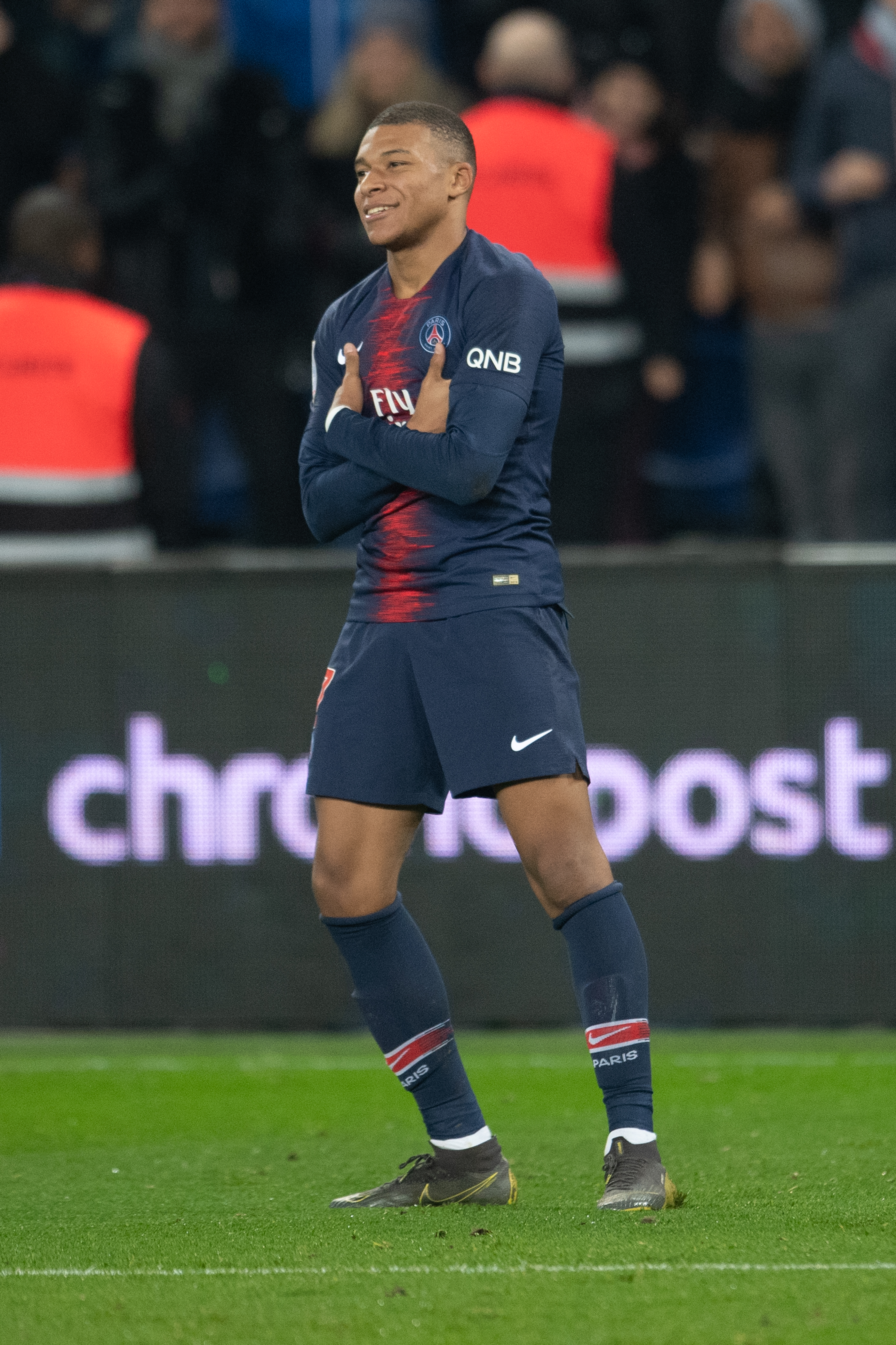 阿德里亚诺：感谢球迷还称我为皇帝；伊布是我合作过最强队友（阿德里亚诺致谢仍称其“皇帝”的球迷：伊布是我生涯最强队友）