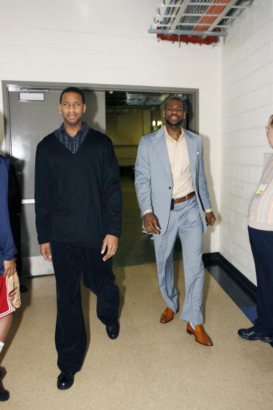 中超：上海海港3-1击败长春亚泰（中超：上海海港3-1力克长春亚泰）