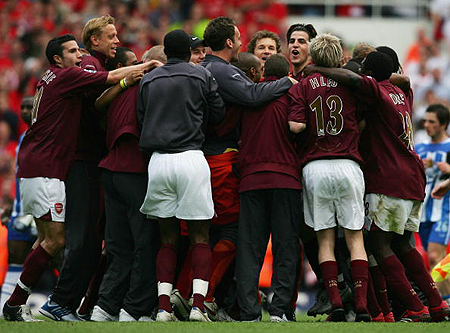 亚冠精英联赛：上海海港知耻后勇，首尔FC脸都不要了