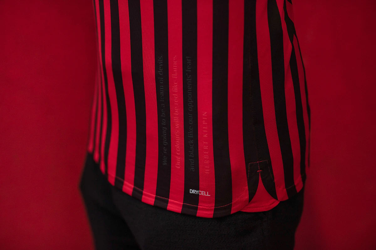 劳塔罗：我每天都为这件球衣付出很多，我为自己感到自豪（劳塔罗：每日为这身球衣拼尽全力，我很自豪）