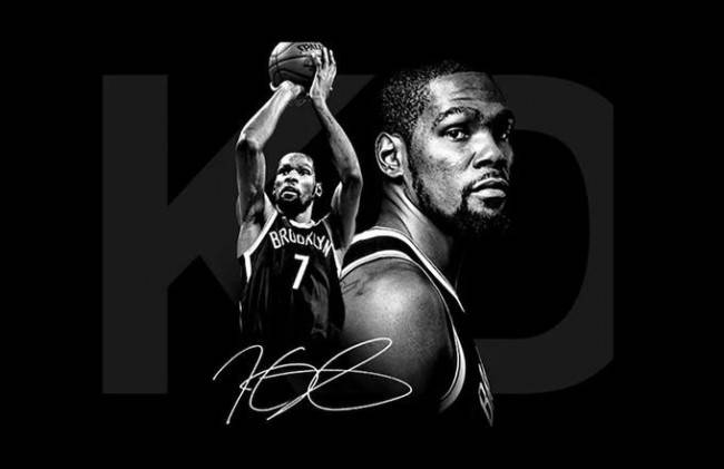 梅西社媒鼓励球队争冠：东部冠军到手，但我们还有决赛要踢（梅西社媒发声：东部封王已成，全队仍向决赛冲刺）